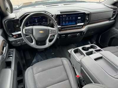 2025 Chevrolet 1500 Crew Cab, $39890. Photo 8