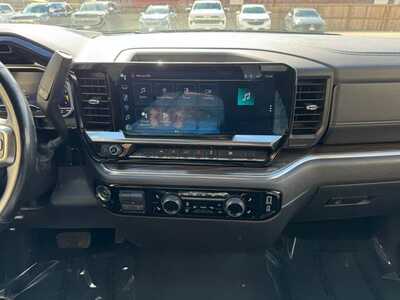 2025 Chevrolet 1500 Crew Cab, $39998. Photo 2