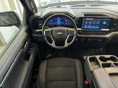 2025 Chevrolet 1500 Crew Cab, $39998. Photo 5