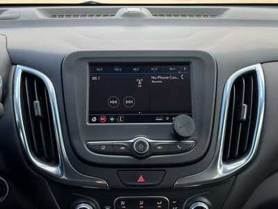 2020 Chevrolet Equinox, $16999. Photo 3