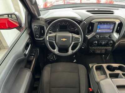 2021 Chevrolet 1500 Crew Cab, $33249. Photo 5