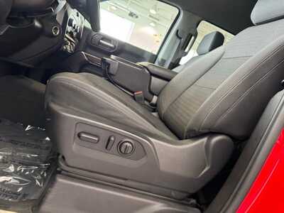 2021 Chevrolet 1500 Crew Cab, $33249. Photo 8