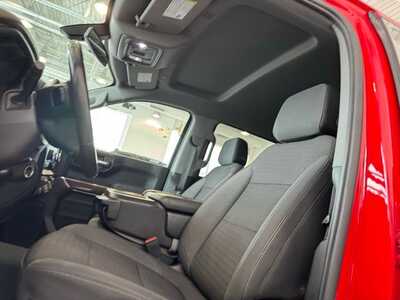 2021 Chevrolet 1500 Crew Cab, $33249. Photo 9
