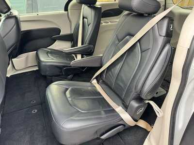 2022 Chrysler Pacifica, $19499. Photo 6