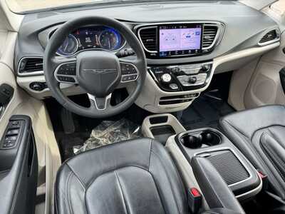 2022 Chrysler Pacifica, $19499. Photo 9