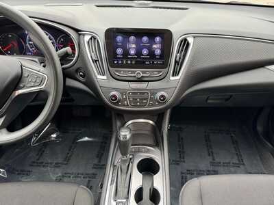 2019 Chevrolet Malibu, $19490. Photo 2