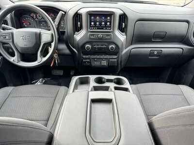 2022 Chevrolet 1500 Crew Cab, $37999. Photo 9
