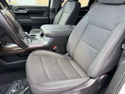 2024 Chevrolet 1500 Crew Cab, $41999. Photo 5