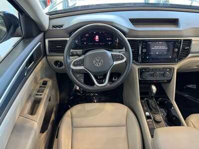 2021 Volkswagen Atlas, $23699. Photo 5