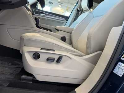 2021 Volkswagen Atlas, $23699. Photo 8