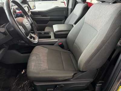 2021 Ford F150 Crew Cab, $31999. Photo 5