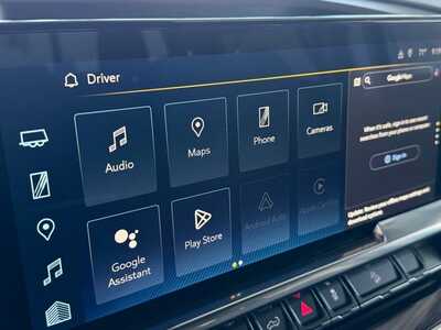 2023 Chevrolet 1500 Crew Cab, $39595. Photo 3