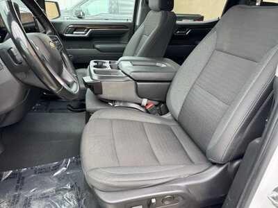 2024 Chevrolet 1500 Crew Cab, $30999. Photo 5