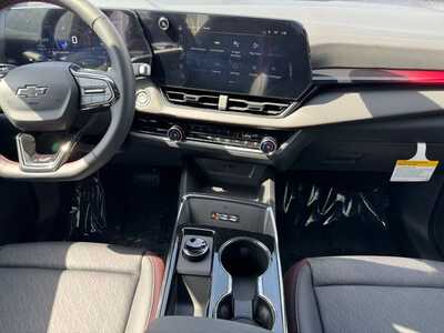 2026 Chevrolet Equinox, $38365.0. Photo 2