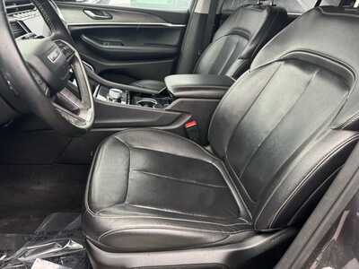 2022 Jeep Grand Cherokee L, $26295. Photo 5