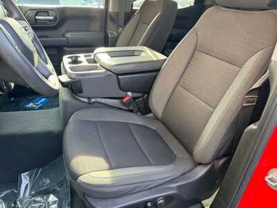 2022 Chevrolet 1500 Crew Cab, $31895. Photo 5