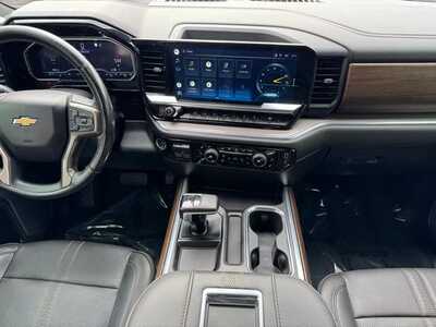 2022 Chevrolet 1500 Crew Cab, $41795. Photo 2