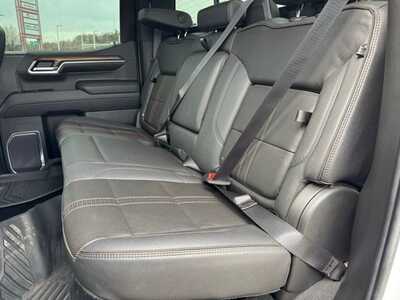 2022 Chevrolet 1500 Crew Cab, $41795. Photo 6