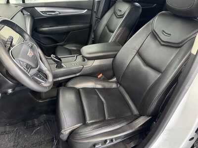 2017 Cadillac XT5, $19995. Photo 5