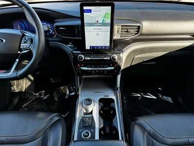 2021 Ford Explorer, $28690. Photo 2