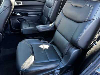2021 Ford Explorer, $28690. Photo 7