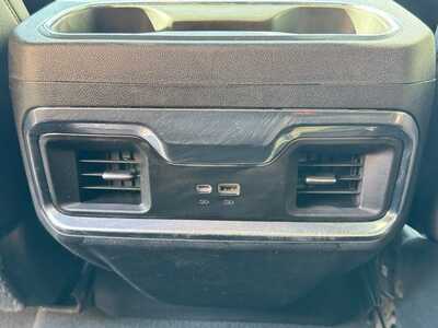 2023 GMC 1500 Crew Cab, $40395. Photo 7