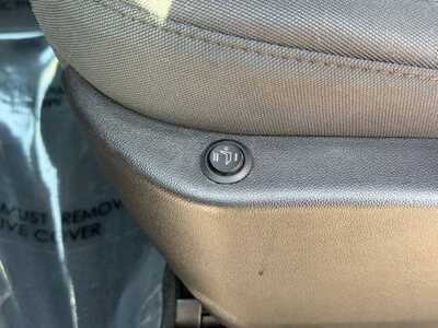 2023 GMC 1500 Crew Cab, $35999. Photo 6