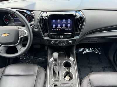 2023 Chevrolet Traverse, $33695. Photo 2