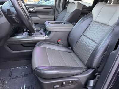 2022 Chevrolet 1500 Crew Cab, $47299. Photo 5