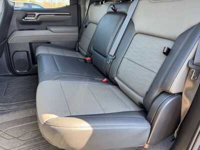 2022 Chevrolet 1500 Crew Cab, $47299. Photo 6