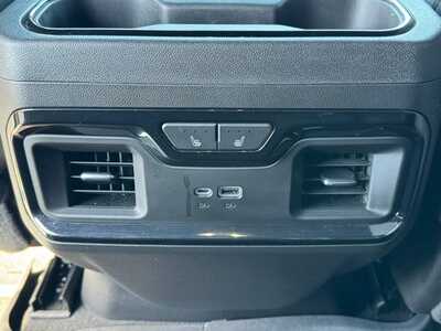 2022 Chevrolet 1500 Crew Cab, $47299. Photo 7
