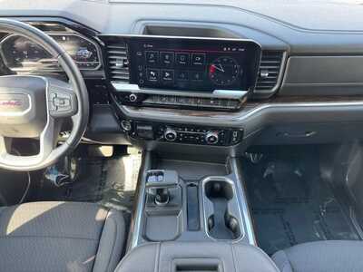 2022 GMC 1500 Crew Cab, $43695. Photo 2