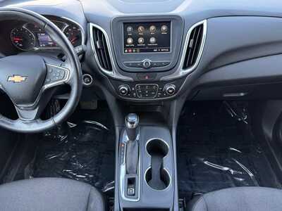 2019 Chevrolet Equinox, $15999. Photo 2