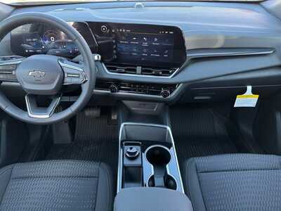2026 Chevrolet Equinox, $31740. Photo 2