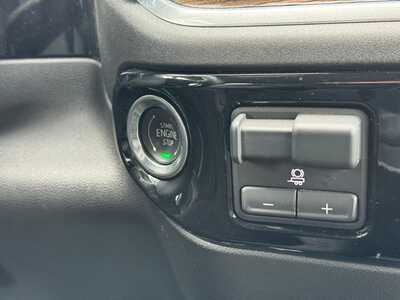 2025 Chevrolet 2500 Crew Cab, $57499. Photo 12