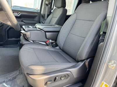 2024 Chevrolet 1500 Crew Cab, $44995. Photo 5