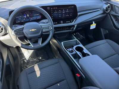 2026 Chevrolet Equinox, $32090.0. Photo 8