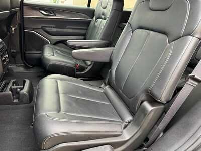 2022 Jeep Grand Cherokee L, $28999. Photo 6