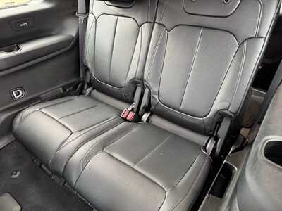 2022 Jeep Grand Cherokee L, $28999. Photo 9