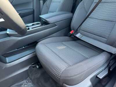 2026 Chevrolet Equinox, $32585.0. Photo 5