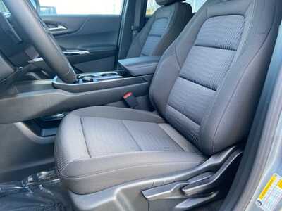 2026 Chevrolet Equinox, $31740. Photo 5