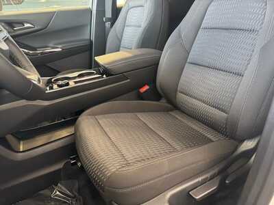 2026 Chevrolet Equinox, $32090.0. Photo 5