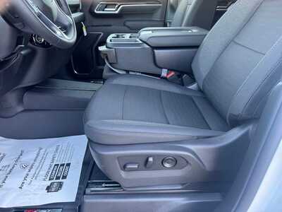 2026 Chevrolet 1500 Crew Cab, $52170.0. Photo 5