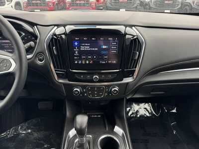 2023 Chevrolet Traverse, $35599. Photo 2