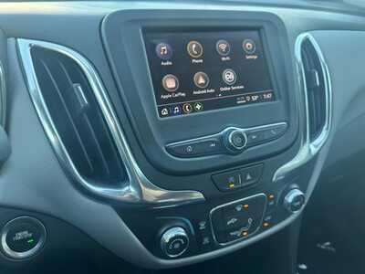 2022 Chevrolet Equinox, $20795. Photo 2
