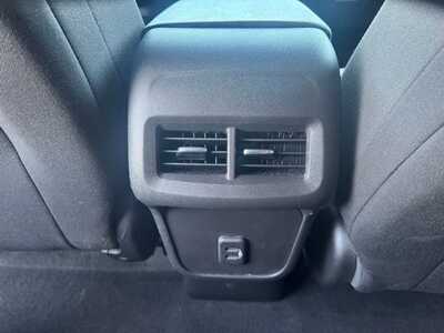 2022 Chevrolet Equinox, $20795. Photo 9