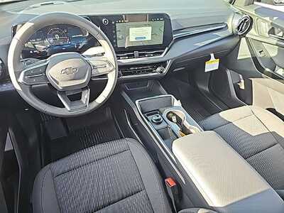 2026 Chevrolet Equinox, $35605. Photo 11