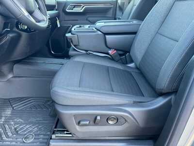2026 Chevrolet Equinox, $31145.0. Photo 5