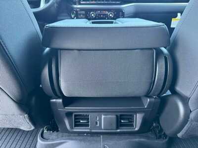 2026 Chevrolet Equinox, $31145.0. Photo 9