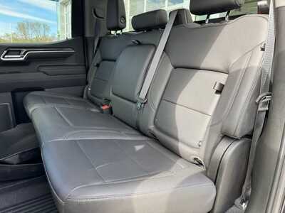 2022 Chevrolet 1500 Crew Cab, $39395. Photo 6